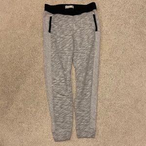 Girls Abercrombie Heathered Gray Joggers 13/14